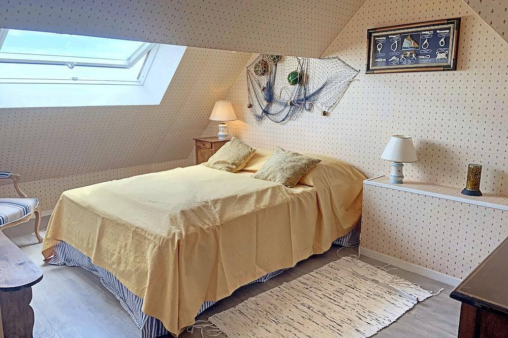 Appartement entier, Duplex 5 pièces avec balcon à 30m de la plage - 7 couchages, acceptant animaux, wifi et parking in Plage de Port Fontaine-Lomener, Ploemeur