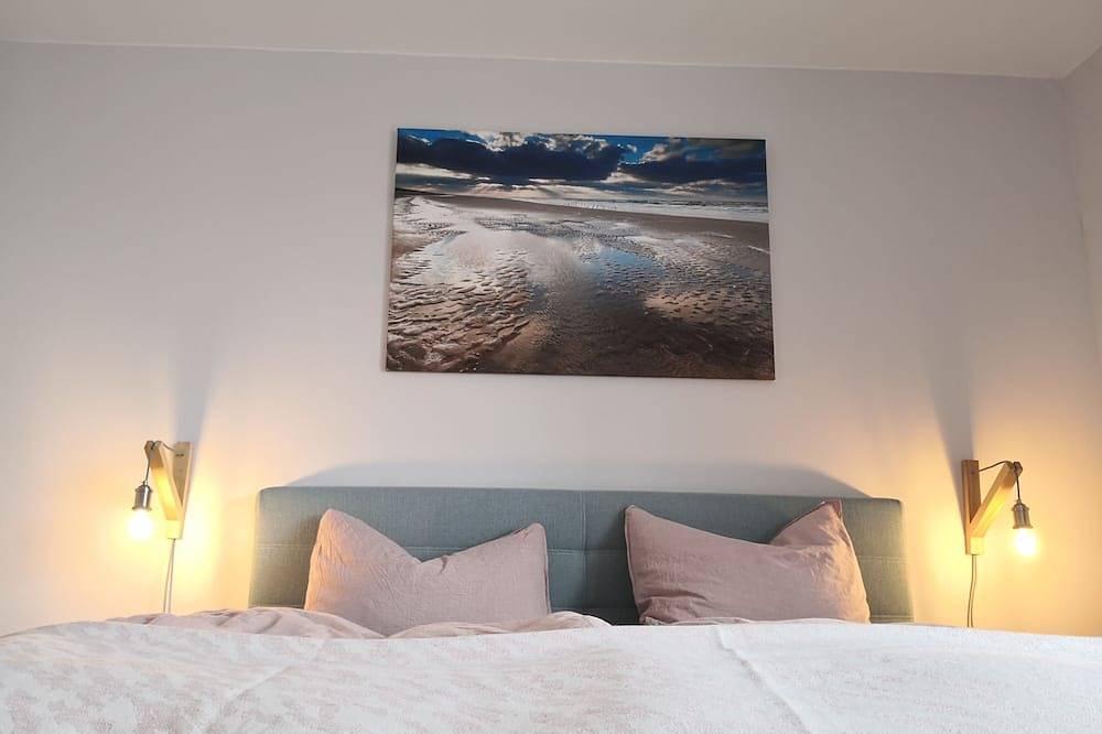 Ganze Wohnung, Traumhafte Ferienwohnung für große Familien unweit vom Deich, City und Lagune in Büsum, Dithmarschen