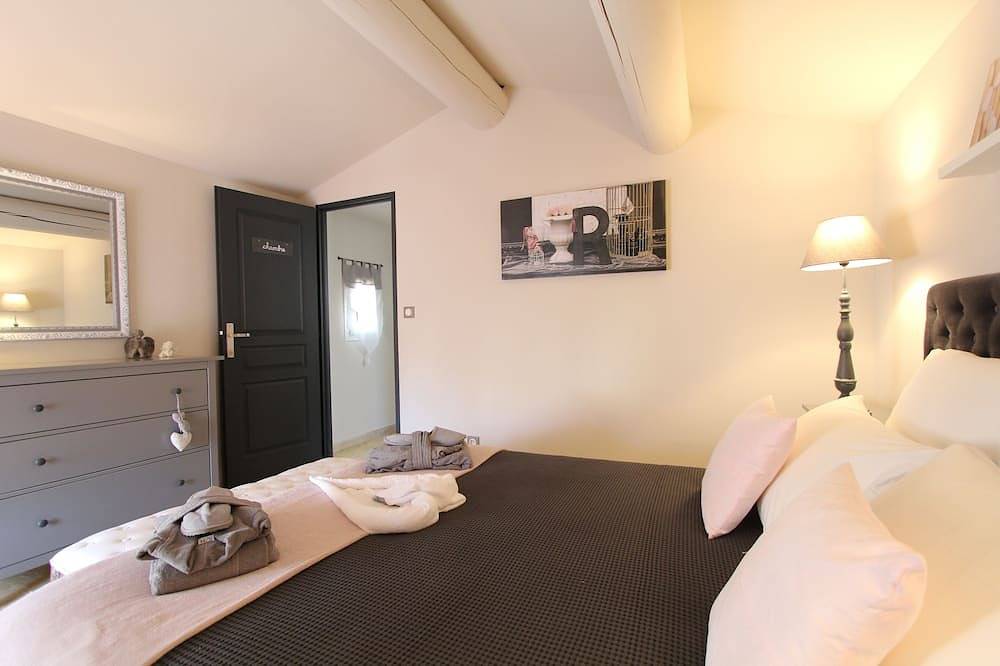 Gîte sous le figuier 3 * 2/4 persons Spa in Beaumes-de-Venise, Vaucluse