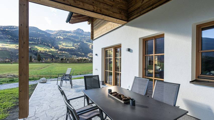 Vakantiehuis voor 10 personen, with sauna and tuin as well as terras in Bad Hofgastein