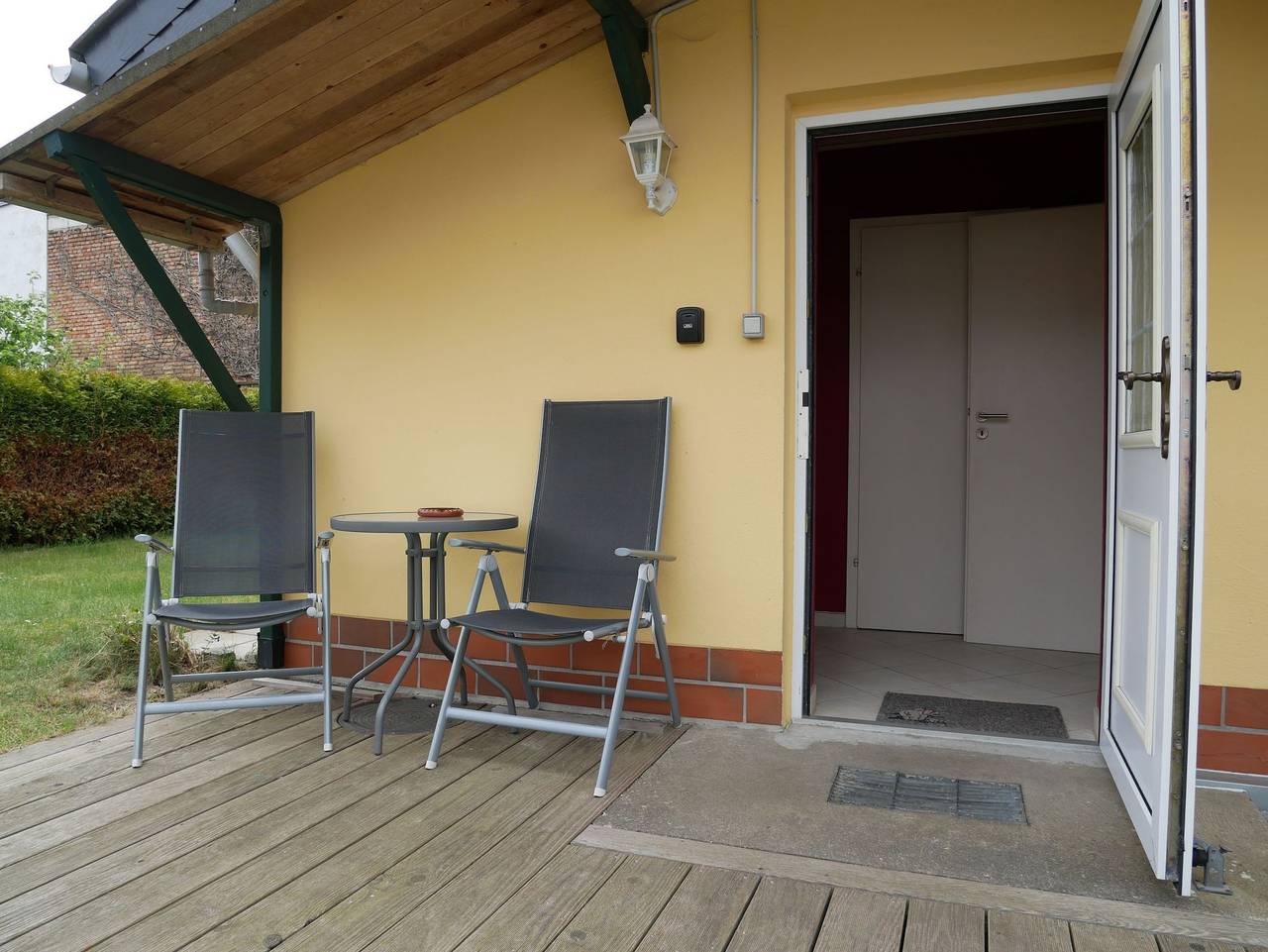Ganze Ferienwohnung, Ferienhäuschen Gartennest in Koserow, 350m zur Seebrücke - Gartennest in Koserow, Bernsteinbäder