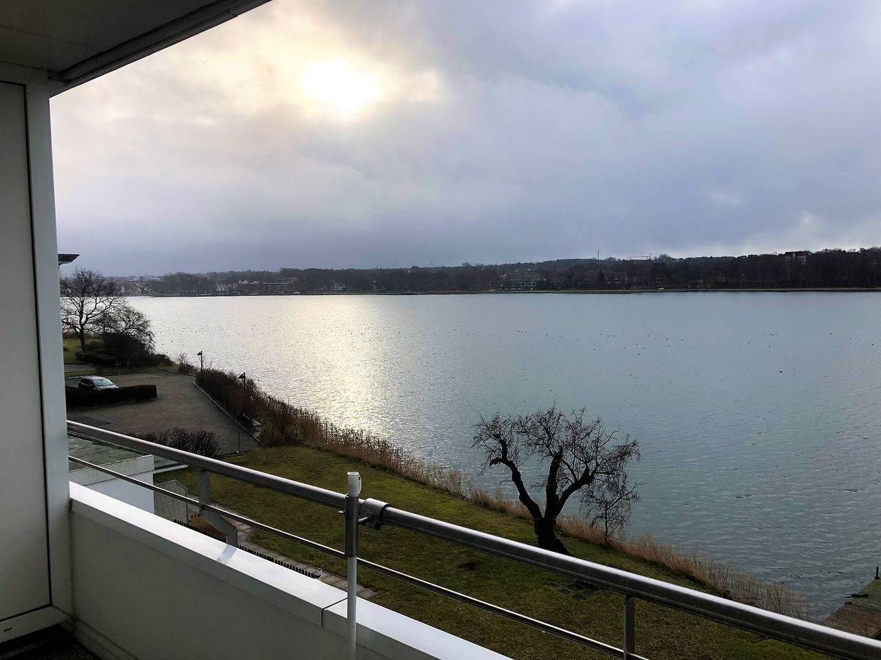 Ganze Wohnung, Sonniges Studio-Appartement in der 2. Etage mit Süd-Balkon und herrlichem Blick auf den Binnensee. in Steinwarder, Heiligenhafen