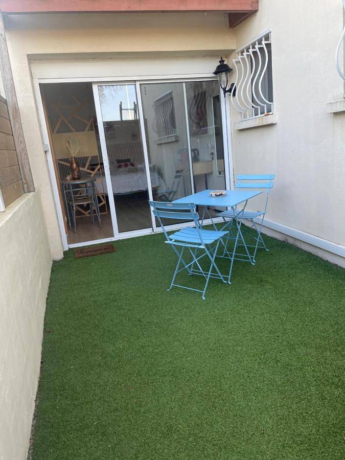 Chambre d’hôte pour 2 personnes, avec terrasse et jardin à Aigues-Mortes - 2