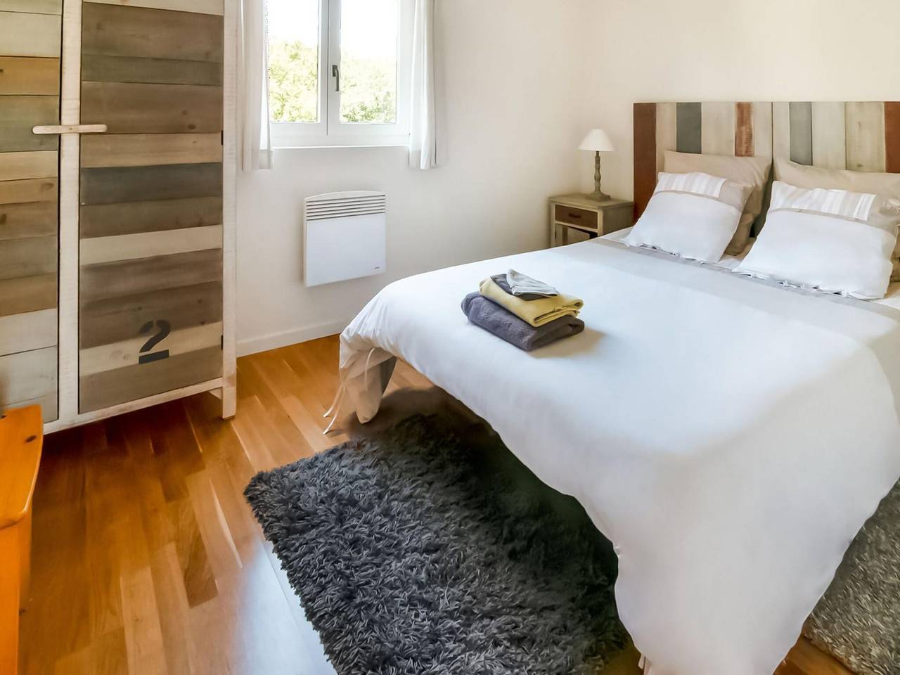 Enticing Holiday Home in Treignes near Forest in Viroinval, Parc Naturel Viroin Hermeton