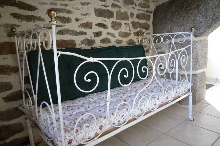 Gîte pour 2 personnes, avec terrasse et jardin, animaux acceptés dans Monts d'Arrée - 2