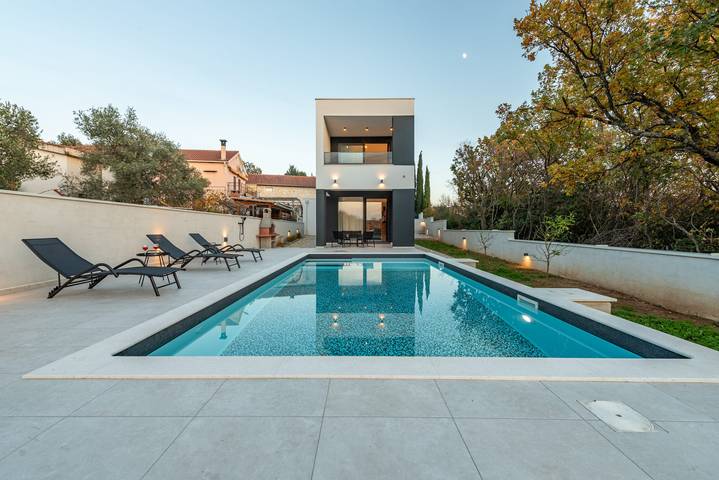 Villa für 6 Personen, mit Garten und Terrasse in Jasenice - 2