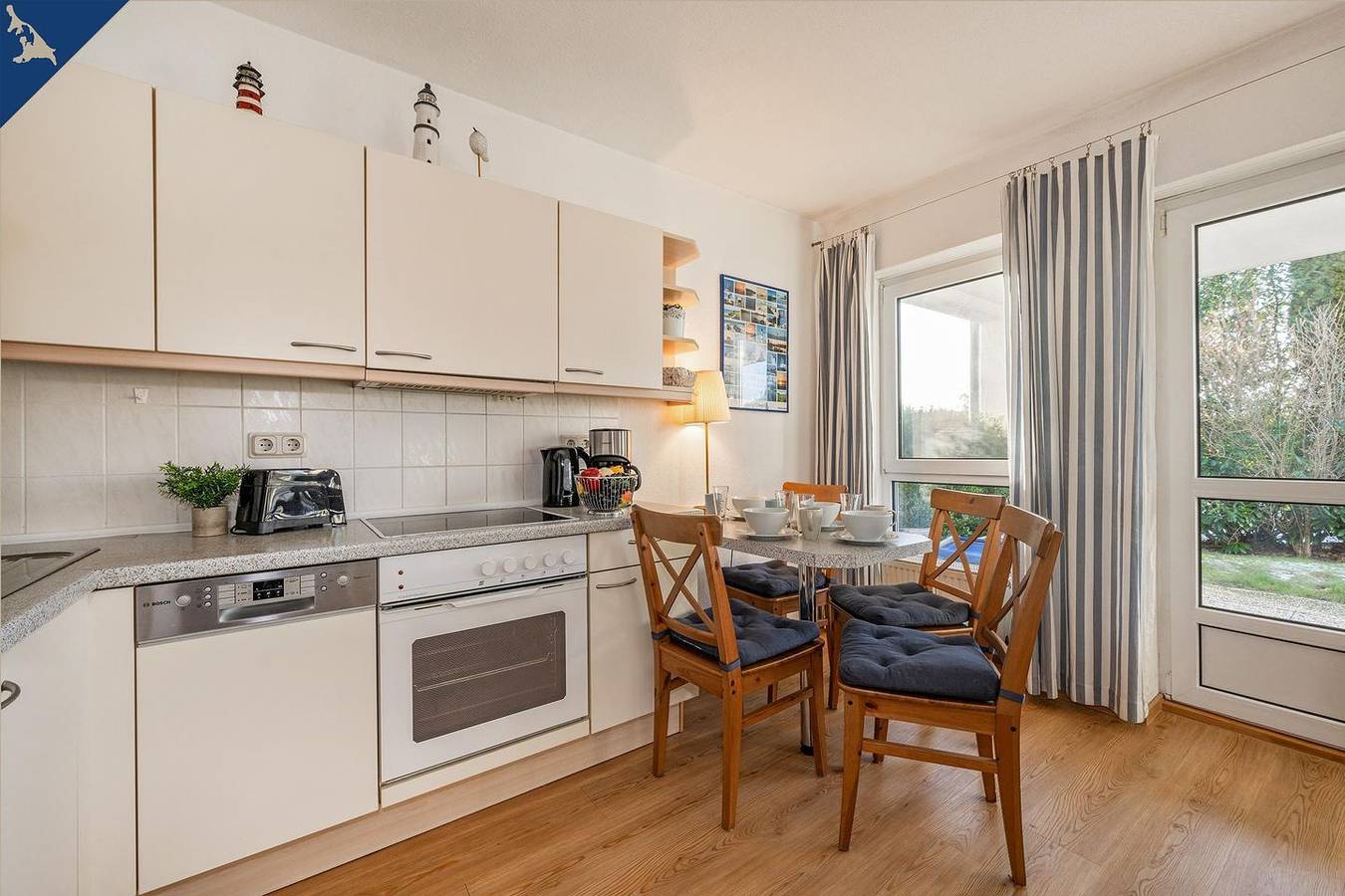 Entire apartment, Gemütliche Ferienwohnung mit Garten, nur 800 m zum Strand in Koserow, Bernsteinbäder