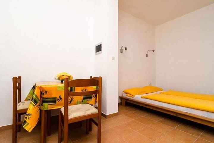 Gîte pour 2 personnes, avec terrasse, adapté aux familles à Drače - 3