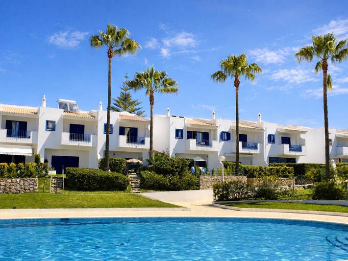 Gîte pour 6 personnes, avec Balcon et Terrasse ainsi que Jardin et Piscine à Albufeira