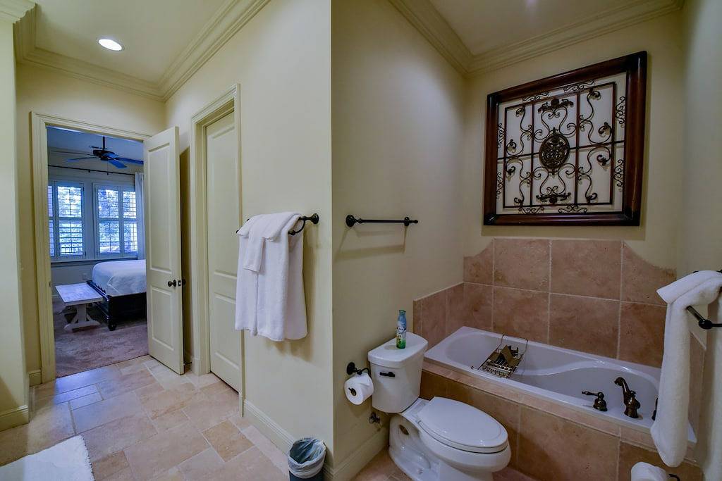 Ganze Wohnung, Mit Blick auf Black Warrior River! Ein Bama B & B Vermietobjekt! in Tuscaloosa, Tuscaloosa County