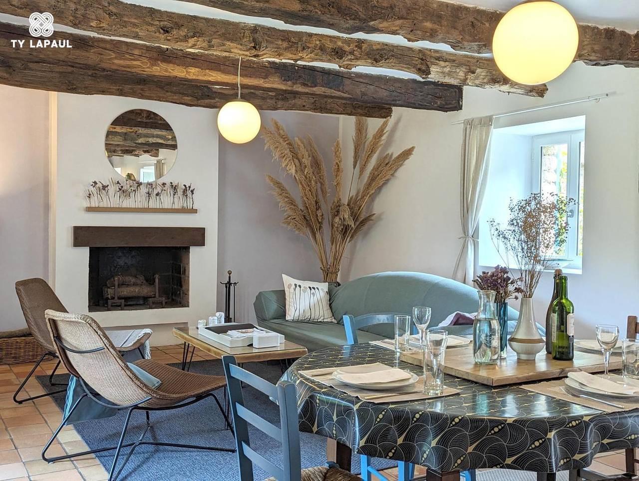 Ty Lapaul in Locoal-Mendon, Côte des Mégalithes