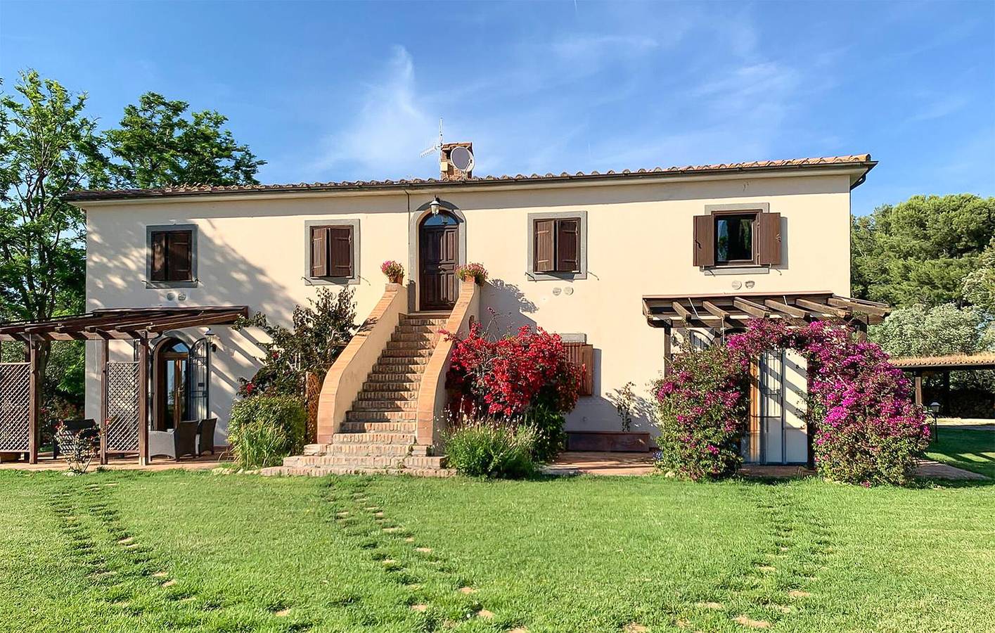 Gemütliche 2-Zimmer-Wohnung mit Pool und Garten in der Nähe des Stadtzentrums von Marina Velca in Tarquinia, Viterbo Provinz