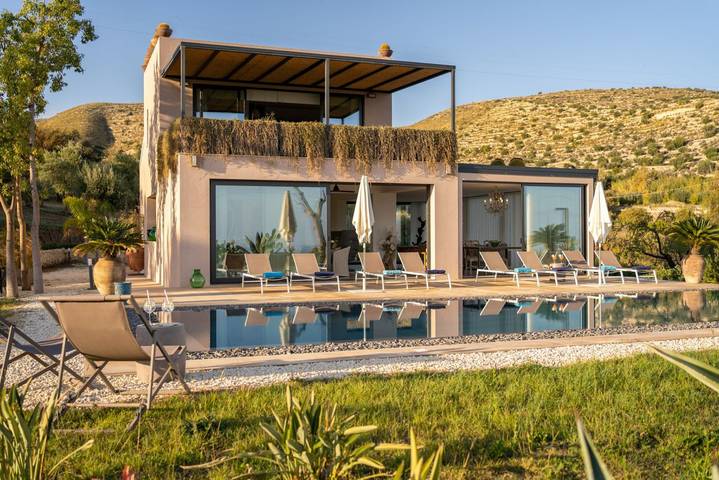 Villa per 7 persone, con piscina e balcone/terrazza ad Avola