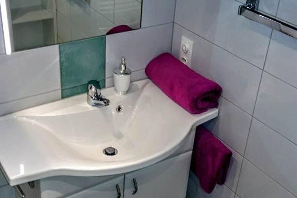 Ganze Wohnung, Apartment/1 Schlafraum/Dusche, Wc - Haus Bogensperger in Göriach, Bundesland Salzburg