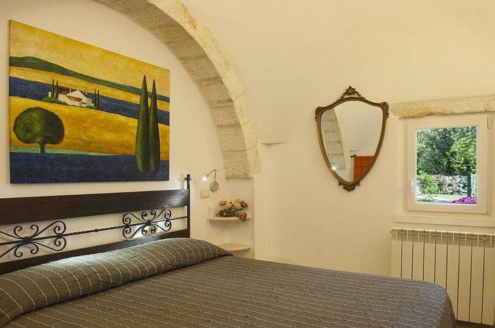 Chambre d’hôte pour 5 personnes, avec vue ainsi que jardin et piscine à Martina Franca - 2
