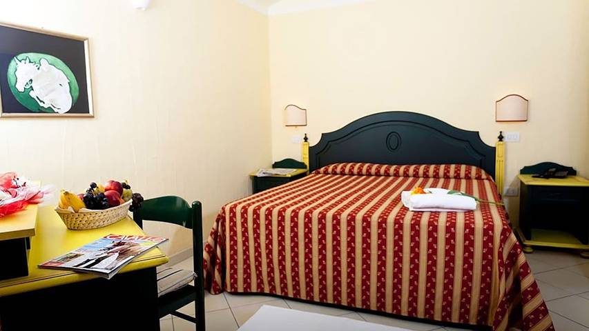 Location de vacances pour 3 personnes, avec jardin et jacuzzi ainsi que sauna et piscine à Arborea - 4