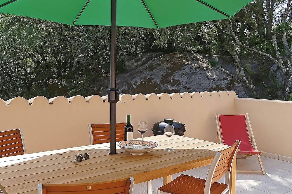 Appartement entier, T3 indépendant pour 4 personnes dans villa avec grand jardin, Clim, Wifi in Porto-Vecchio, Arrondissement de Sartène
