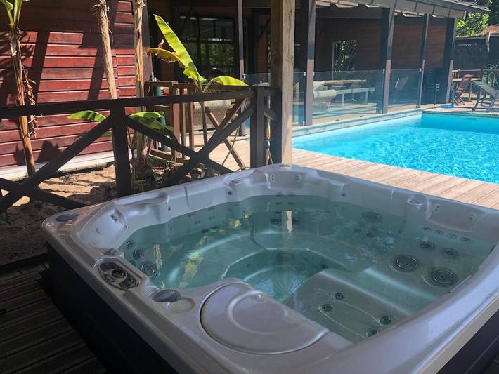 Location de vacances pour 12 personnes, avec jacuzzi ainsi que piscine et balcon dans Office De Tourisme De Moliets Et Maa - 3