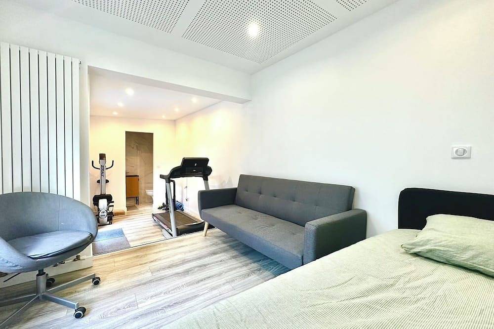 Greenery House near Paris in Bagneux, Hauts-de-Seine
