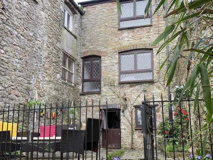 Log cabin for 2 people, with Garden in Plymouth