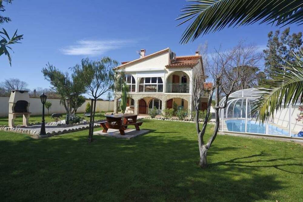 Appartement entier, Villa avec magnifique vue sur les Albères et sur le Mont Canigou in Sorède, Côte méditerranéenne (France)