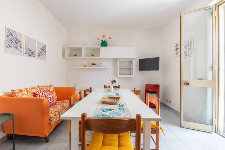 Ganze Wohnung, Ferienwohnung 'Marea' mit Privatterrasse, Wi-Fi und Klimaanlage in Santa Maria del Focallo, Ispica