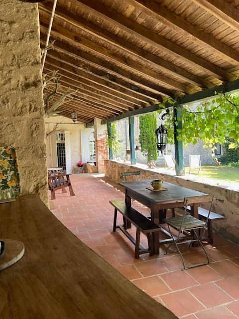 Location de vacances pour 5 personnes, avec Jardin à Poullignac