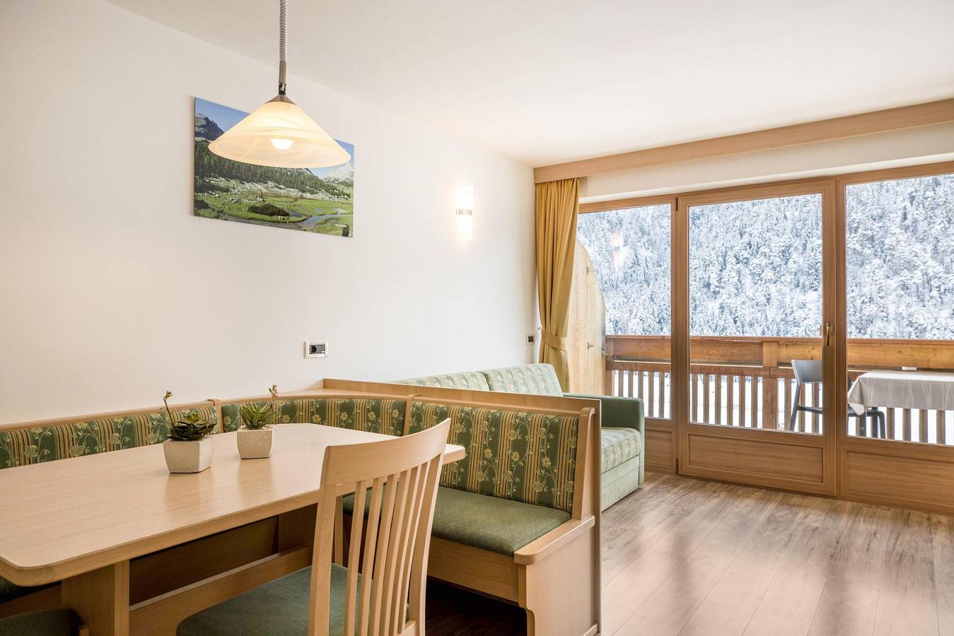 Appartement entier, Runcac - Appartement Roterins avec vue sur la montagne, Wi-Fi et balcon in San Vigilio Di Marebbe, Marebbe