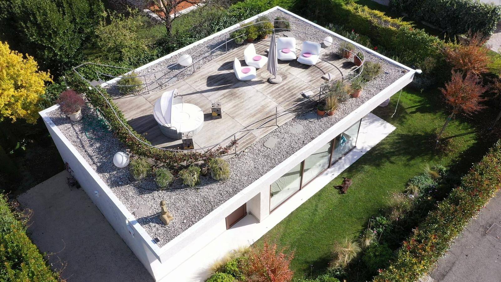 "Villa Vista Lago" con vista lago, piscina condominiale e aria condizionata in Bardolino, Prealpi Gardesane