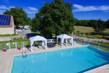 Gîte pour 4 personnes, avec jardin ainsi que terrasse et piscine à Le Crès