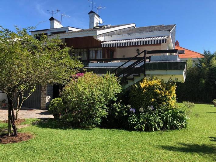 Location de vacances pour 12 personnes, avec jardin ainsi que piscine et vue à Laredo - 3