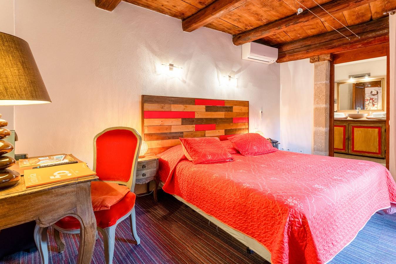 Chambre « Chambre 12 » avec piscine partagée, Wi-Fi et climatisation in Collias, Région de Nîmes