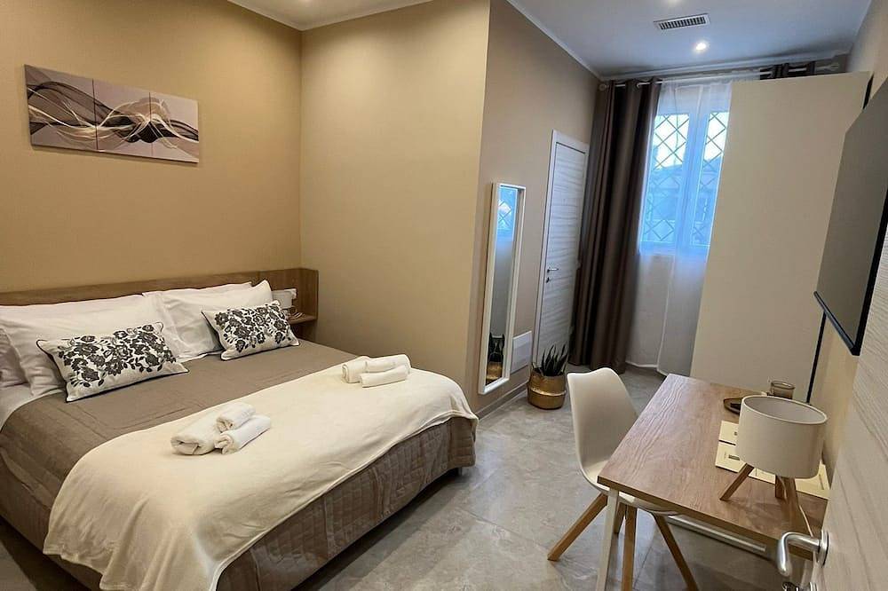 Apartamento entero, New Apartment In Ciampino -3 Rooms With Private Bathroom, Kitchen And Small Terrace in Ciampino, Castelli Romani