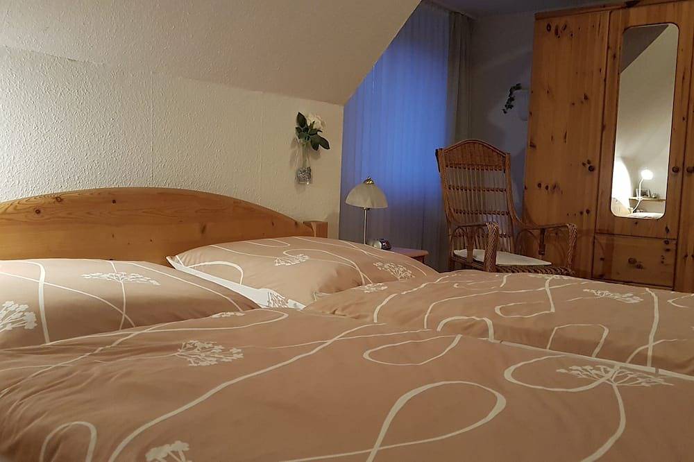 Ganze Wohnung, Schöne  geräumige Ferienwohnung im Herzen von Jever in Jever, Metropolregion Bremen-Oldenburg