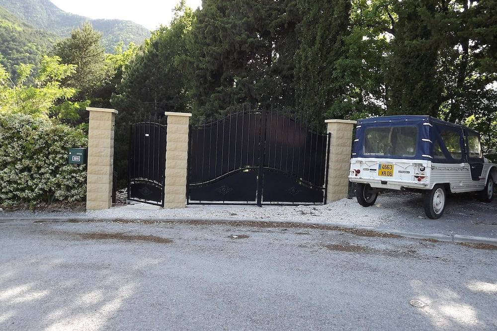 Cottage of the azure valleys in Puget Théniers in Puget-Théniers, Nice region