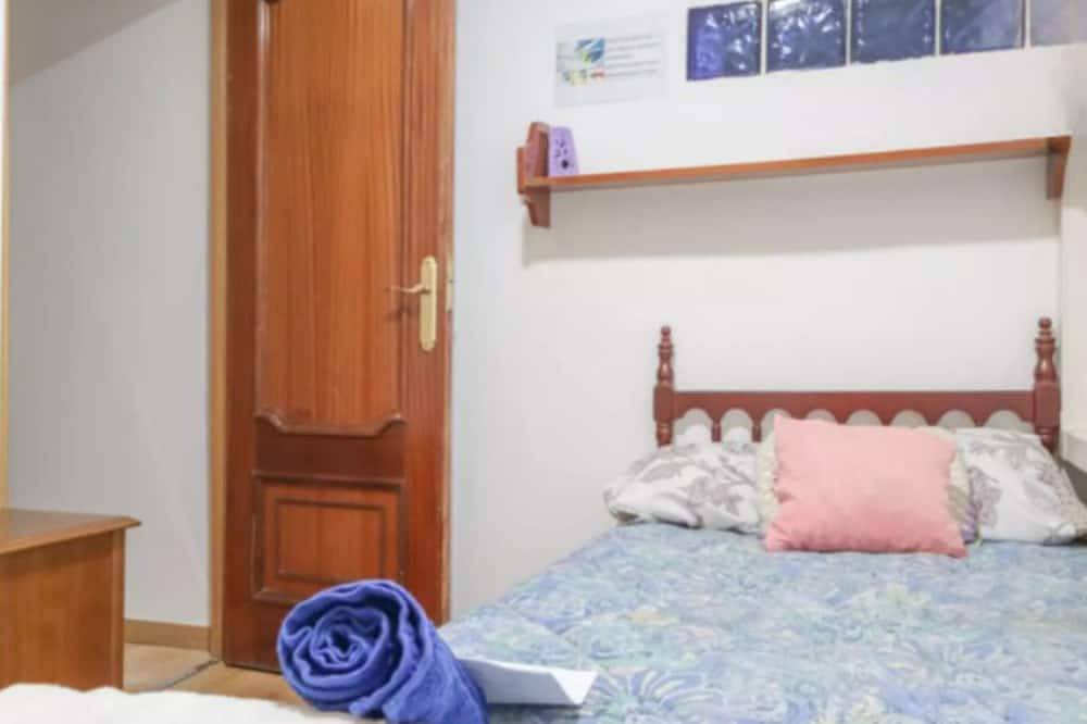 Detached House 6 Bed. 2 Bathrooms Well Connected To Airport And Madrid Center in San Sebastián de los Reyes, Madrid Province