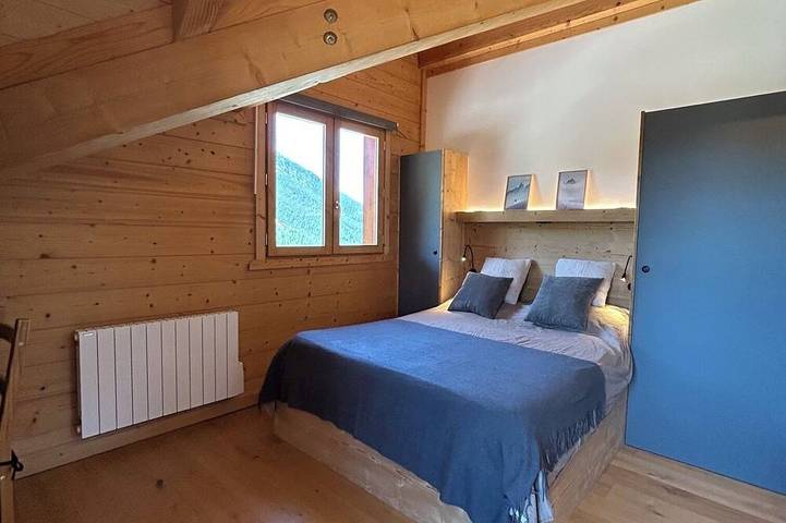 Charmant Chalet tout comfort 16 personnes, terrasse plein sud à 380 m Des Pistes in Montgenèvre, Région de Briançon