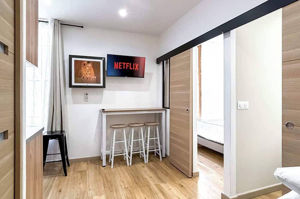 Apartamento entero, Hoche B 08 - Dos Habitaciones Piso, Capacidad 6 in Le Pré-Saint-Gervais, Sena-Saint Denis