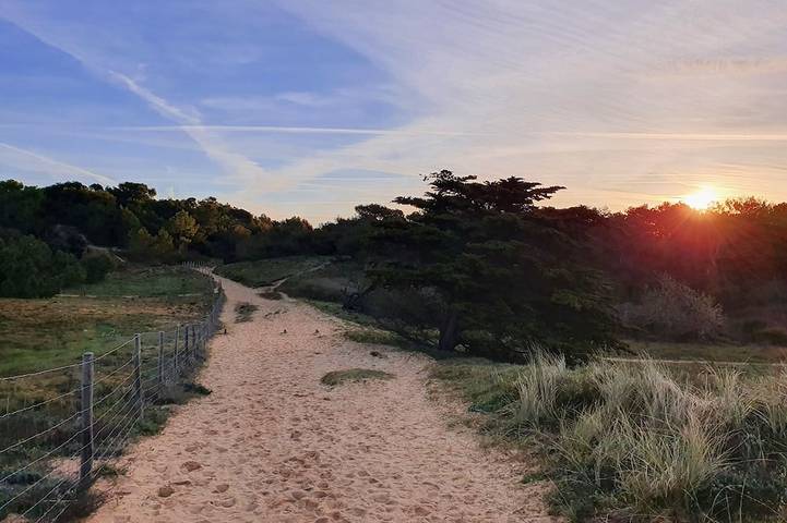 Appartement de vacances pour 6 personnes, avec terrasse ainsi que piscine et jardin