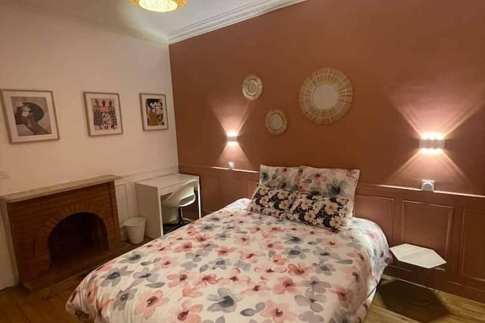 Entire apartment, Mira - Sublime Apartment Close to Train Station in Corbeil-Essonnes, Essonne