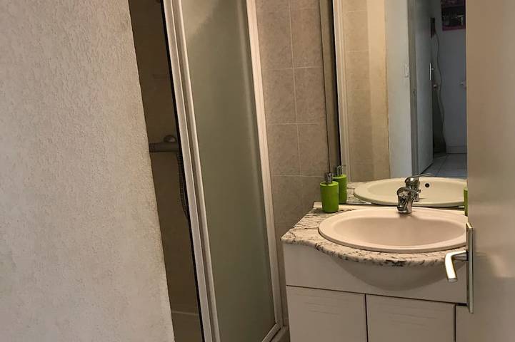 Appartement entier, Appt Bord de mer 35m2 de 2/4 Pers,terrasse,piscine, Parking, résidence Sécurisée in Vias Plage, Vias