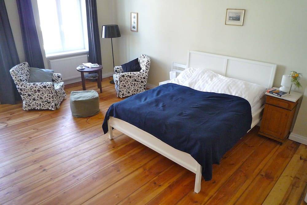 Ganze Wohnung, 3 Zi, 2 Wc-Bäder Stilv. eingerichtete Altbau Fewo, max 6 Pers, 110m², Tiefgarage in Breslau, Niederschlesien