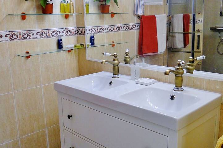 Haus mit Blumenterrasse, in der Nähe von Stränden, Klimaanlage, Wlan, Sat-Tv in San Juan de los Terreros, Pulpí