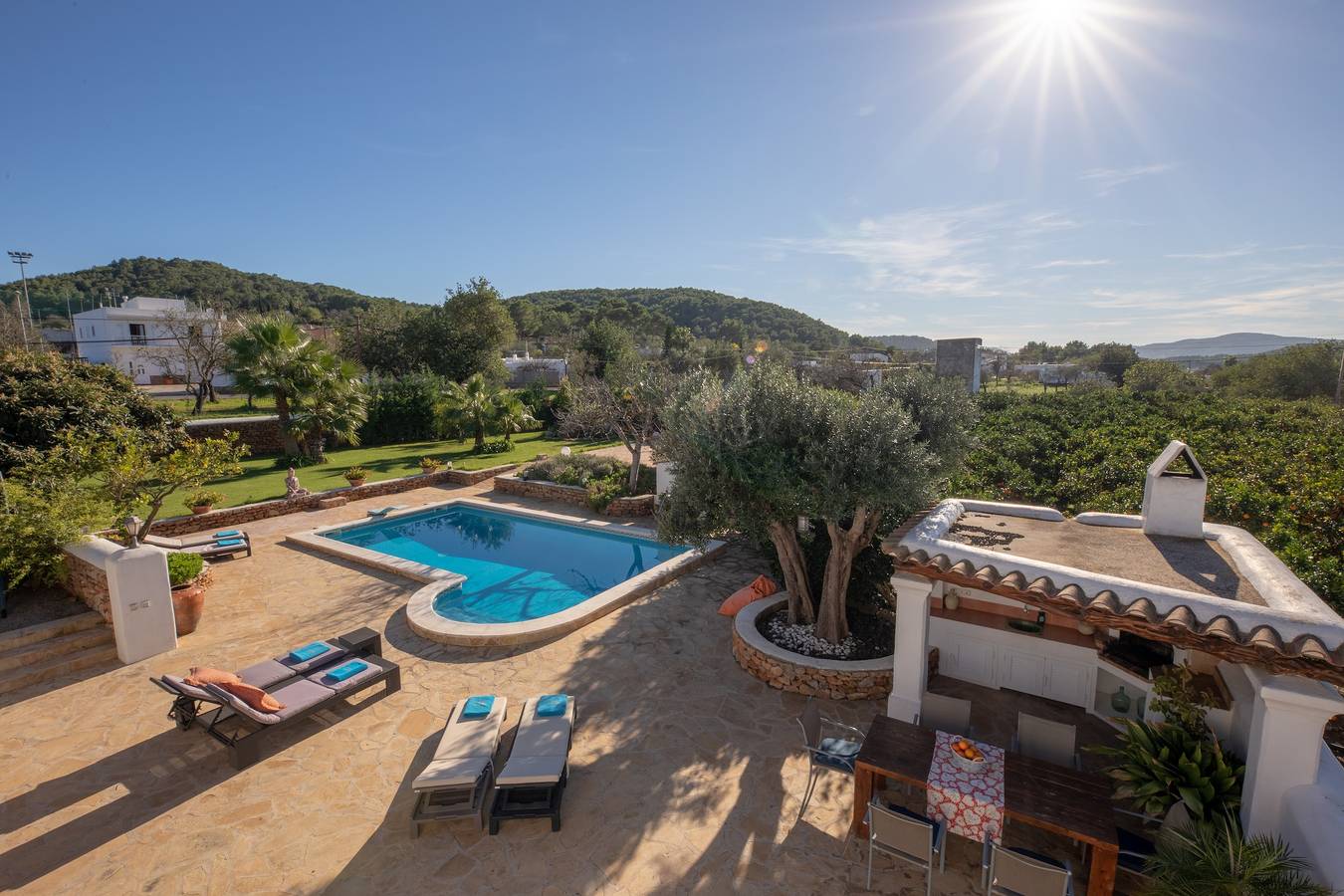 Acogedora finca con piscina, pista de pádel y campo de fútbol - Can Gat Ibiza in Sant Carles de Peralta, Santa Eulària des Riu