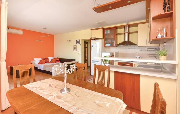 Ganze Ferienwohnung, Charmante Unterkunft, 2,5 km vom Strand entfernt: Gemütliches Apartment mit Terrasse und WLAN in Split, Split-Dalmatien