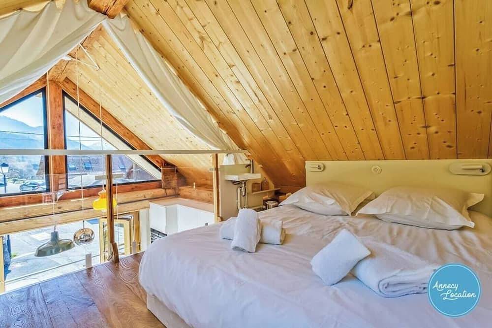 Le Grenier **** - Savoyard mazot. in Talloires-Montmin, Annecy region