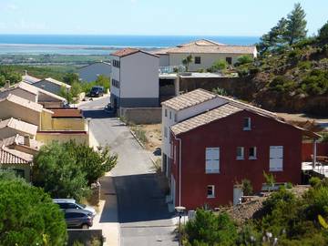 Gîte pour 6 personnes, avec piscine ainsi que jardin et vue à Treilles