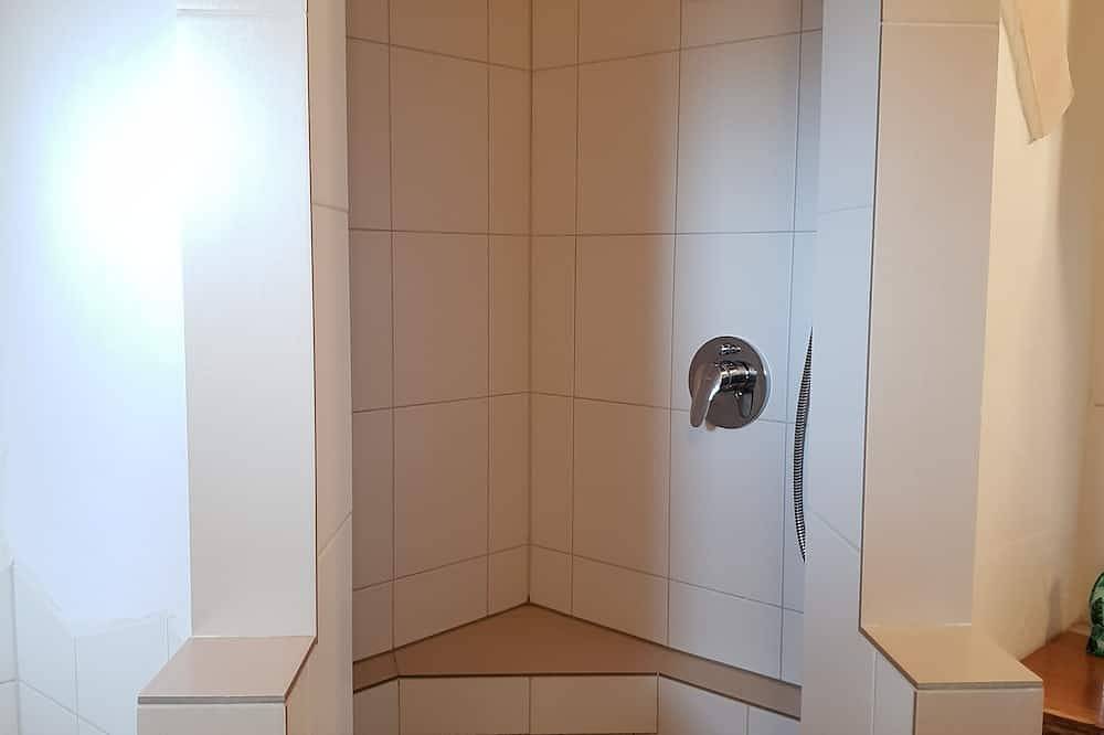 Ganze Wohnung, Traumferienwohnung auf idyllischem Hof Nähe Burg Eltz in Burg Eltz, Münstermaifeld