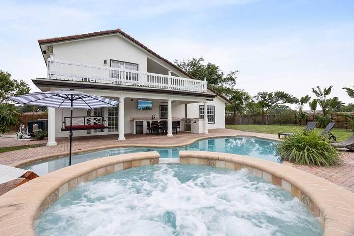 Casa de vacaciones para 10 personas, con piscina además de vistas y jardín, Se admiten mascotas - 1