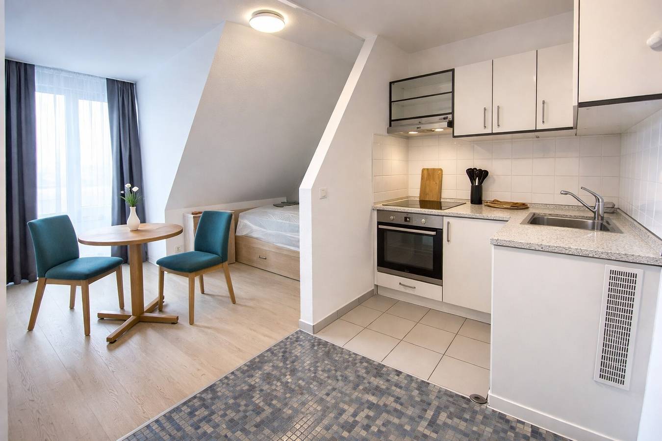 Geheel appartement, Appartement 'Zwei Betten Studio' met wifi in Lübeck (Stad), Lübeck